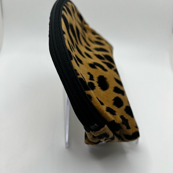 GUC Dior Animal Print Cosmetic Pouch - Picture 4 of 7